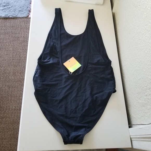 ASOS Missguided | Swimsuit Cutout in Back - Picture 5 of 8